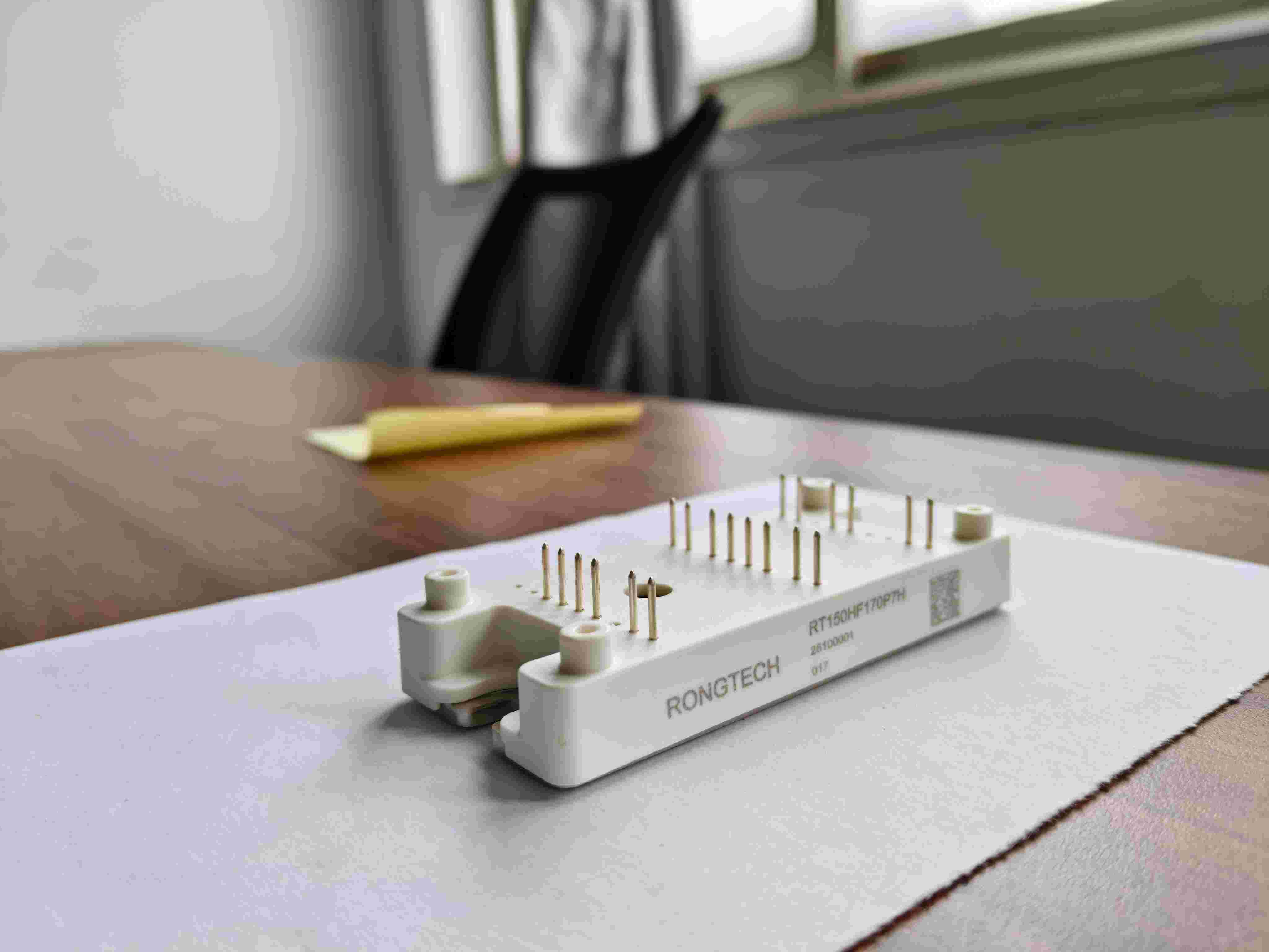 IGBT