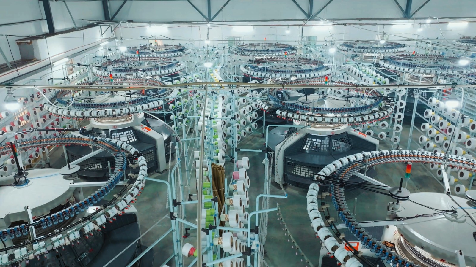 Clothing factory machinery and equipment.jpg Clothing factory machinery and equipment.jpg