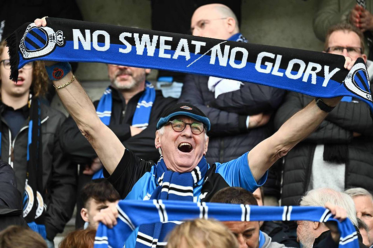 Σχεδιασμός φανέλας ποδοσφαίρου Λέσχη Μπριζ KV Σχεδιασμός φανέλας ποδοσφαίρου Λέσχη Μπριζ KV