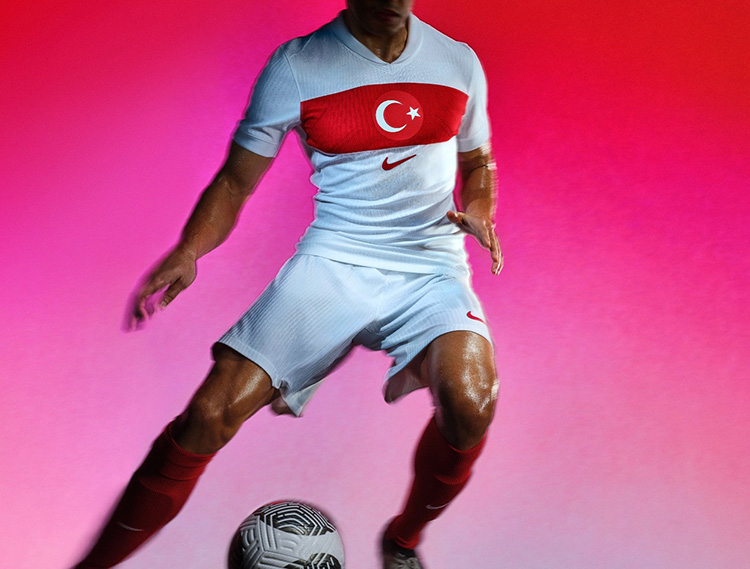 Niken jalkapallopaidoissa ominaisuuksia Niken jalkapallopaidoissa ominaisuuksia