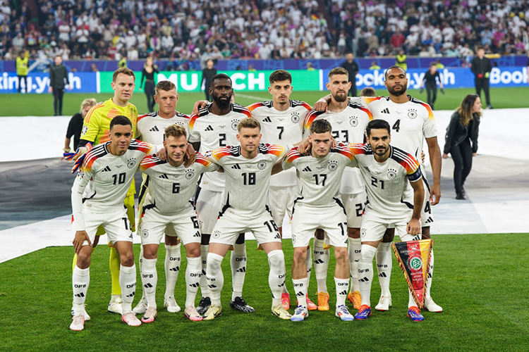 Jalkapallopaitojen kehitys Jalkapallopaitojen kehitys