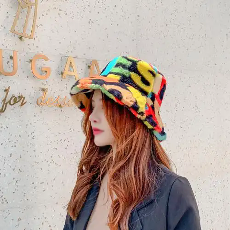 bucket hat