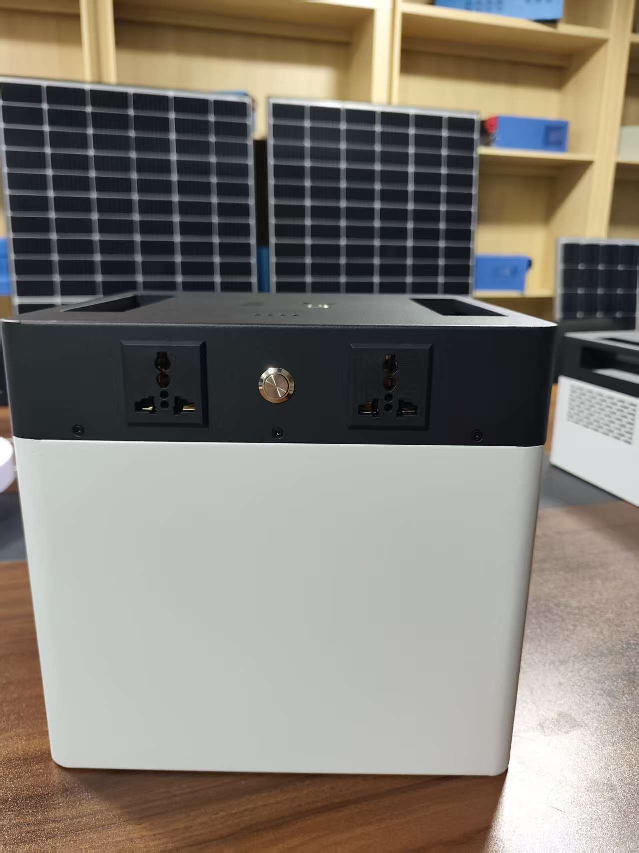 300 W-os 12 V-os kimenetű 200 Wh-s LiFePO4 UPS tartalék tápegység napelemes generátor hordozható erőmű