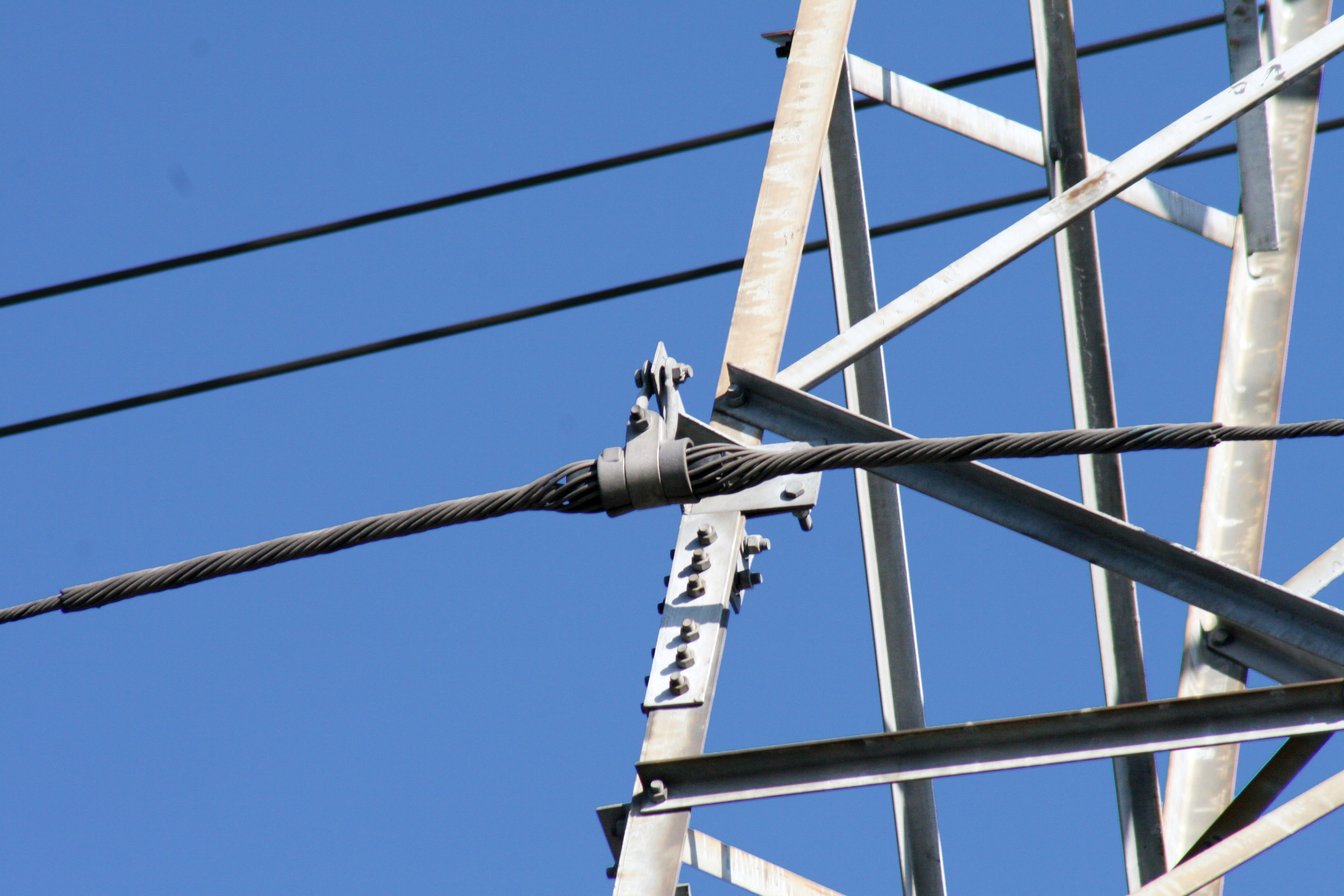 helical suspension clamp for ADSS