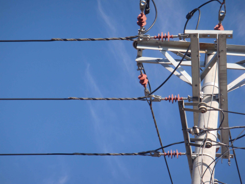 成形導体張力クランプ、電力伝送効率を高める鍵