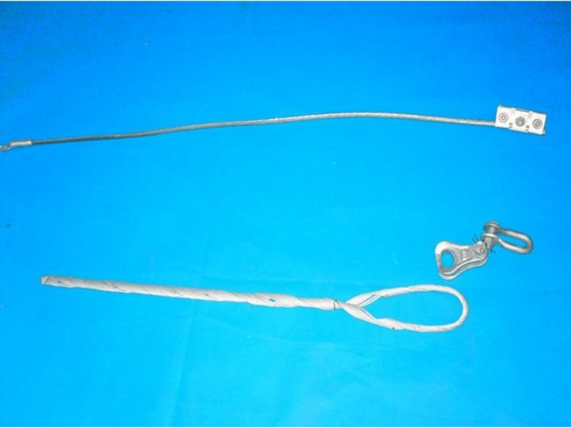 Grounding wire clamps