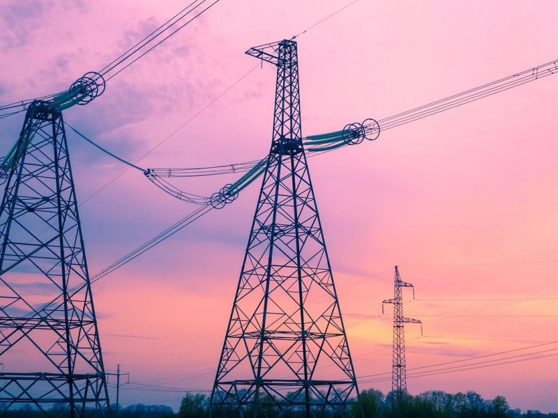 接地が必要な 2 つの主な理由は何ですか?