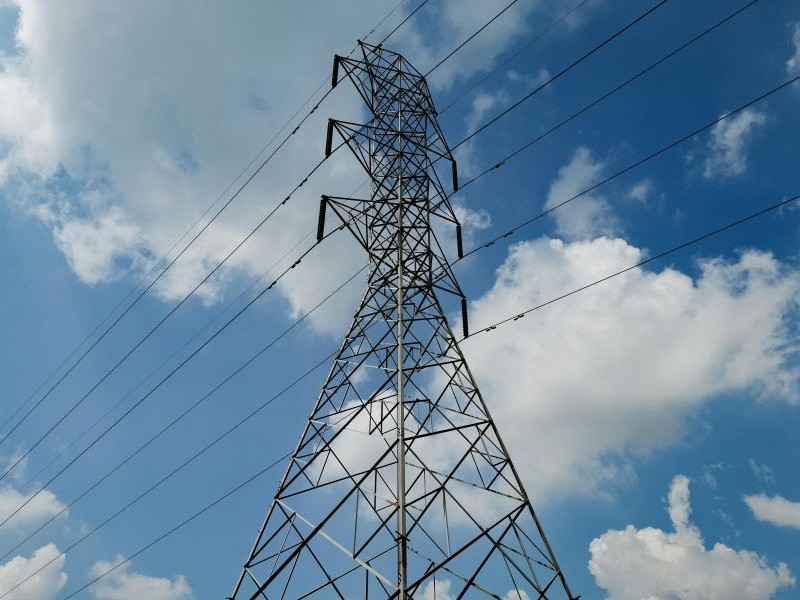 What Is a Preformed Downlead Clamp?