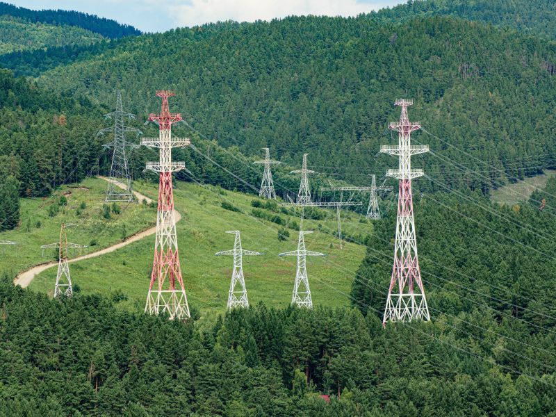 サスペンションクランプとテンションクランプの違いは何ですか?