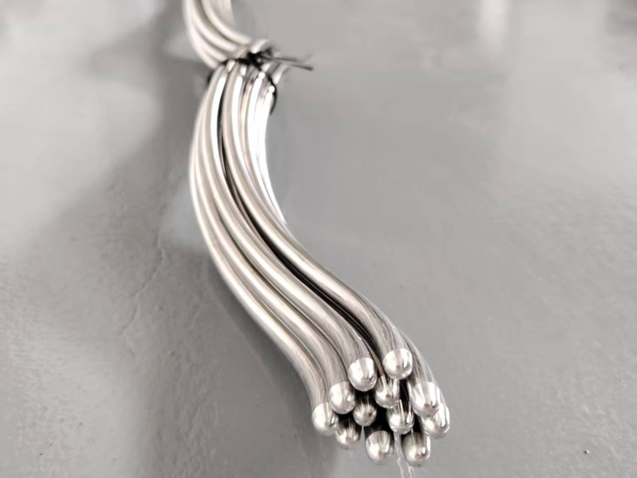 Helical armor rods for overhead line