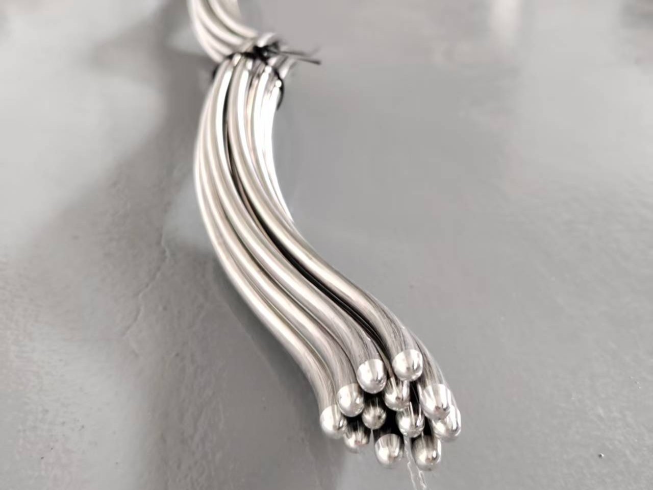 Helical armor rods for overhead line