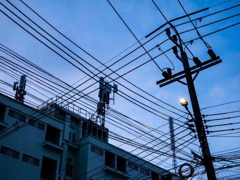 Componentes e funções de uma braçadeira de suspensão pré-moldada