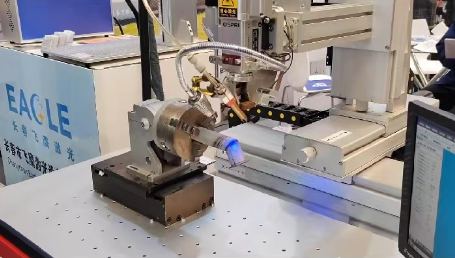Fiber laser continuous platform welding machine