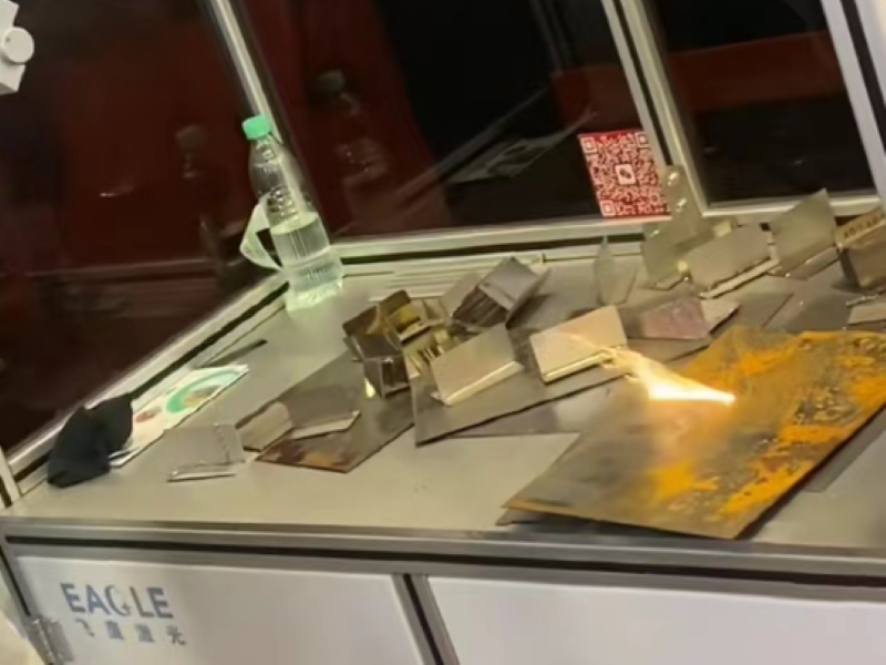 ¿Qué es una máquina de limpieza láser portátil? Experiencia compartida desde la perspectiva de los técnicos de Eagle ¿Qué es una máquina de limpieza láser portátil? Experiencia compartida desde la perspectiva de los técnicos de Eagle