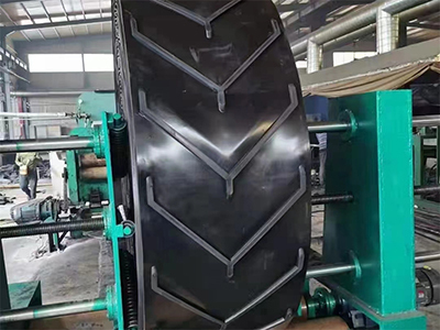 Applications Of Herringbone Conveyor Belts