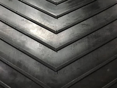 What are the Main Differences Between Pattern Conveyor Belt and Ordinary Conveyor Belt?