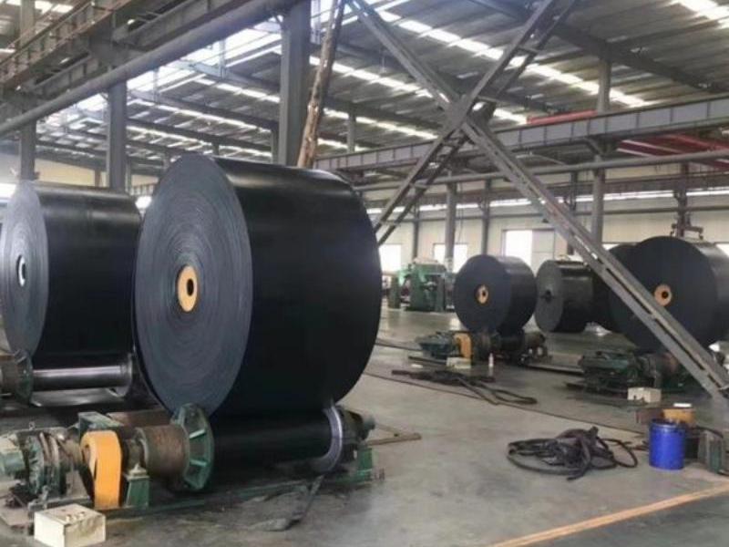 Impact resistant conveyor belt