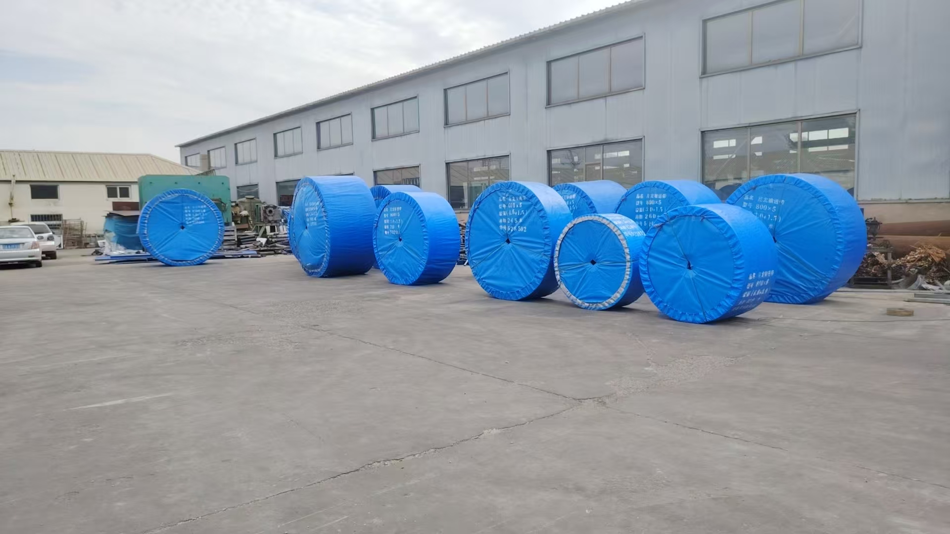 industrial conveyor belt system