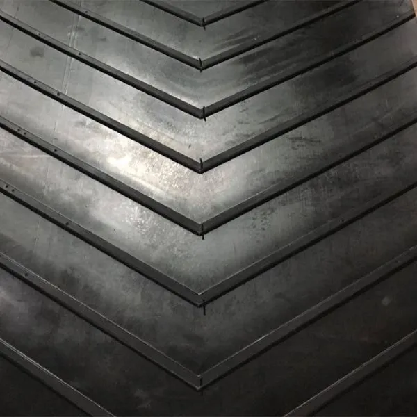 Herringbone conveyor belt