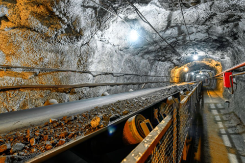 Correias transportadoras industriais de borracha para serviço pesado: especificações técnicas e soluções