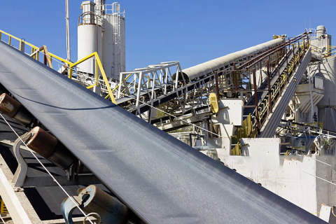 Augstas temperatūras konveijera lentes vadlīnijas: materiālu apstrāde virs 400°C