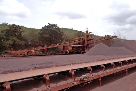 How Are Conveyor Belts Cleaned?