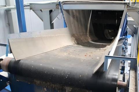 Почему в системах логистики для тяжелых грузов часто выбирают нейлоновые конвейерные ленты