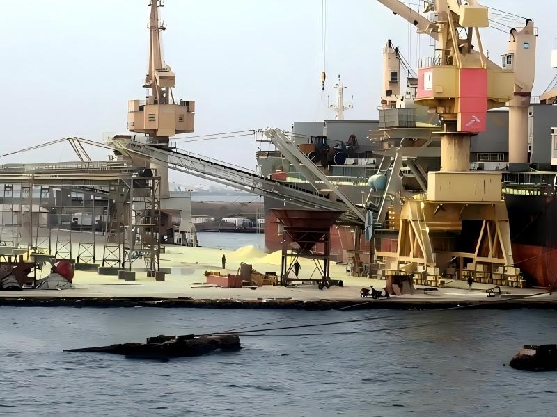 herringbone pattern belt