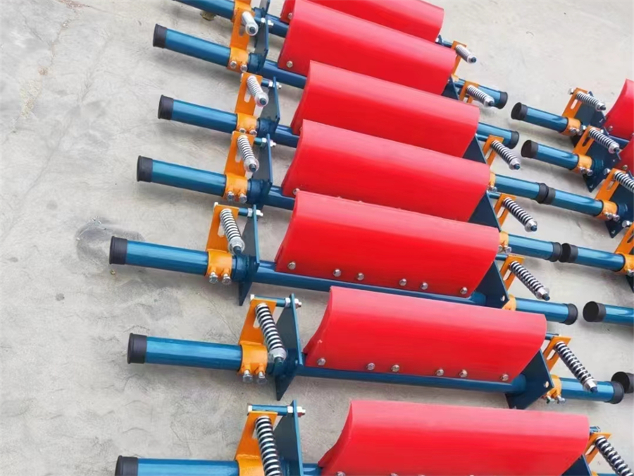 Industrial belt cleaner Industrial belt cleaner