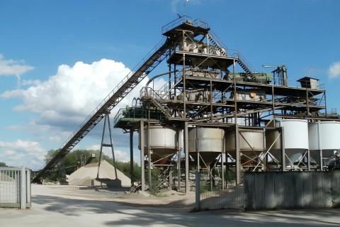 Wie die kreisförmige Grubenkonstruktion die Transporteffizienz von Förderbändern in der metallurgischen Industrie verbessert