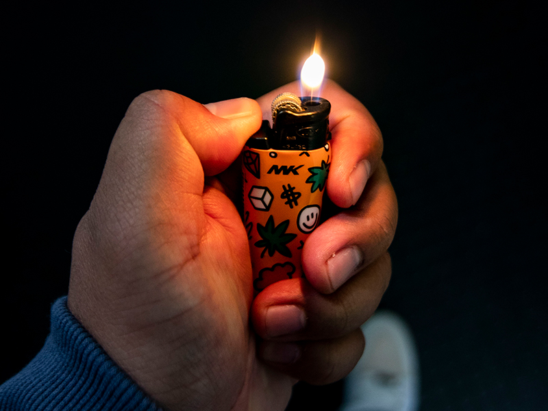 了解打火机火焰：从日常使用到专业应用