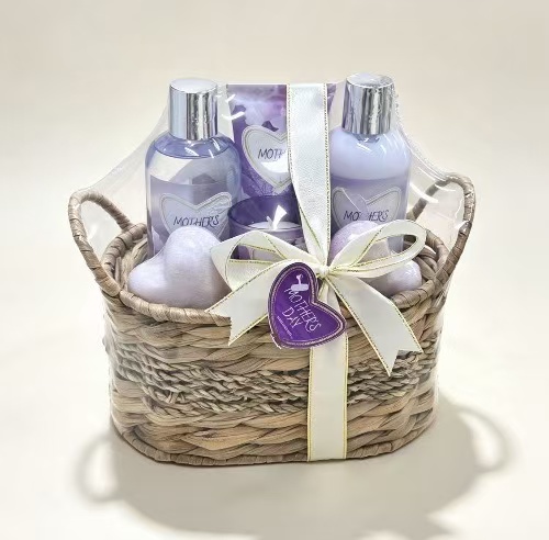 Lavender Spa Bath Gift Basket Set Mother's Day Relaxing Body Care Gift Kit