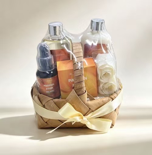 Passion‑From‑Heart Hand‑Woven Wooden Basket SPA Bath Gift Set Passion‑From‑Heart Hand‑Woven Wooden Basket SPA Bath Gift Set