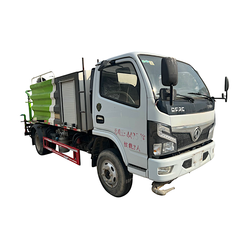 Camion pulvérisateur de verdissement Dong Feng d'occasion de 5 mètres cubes