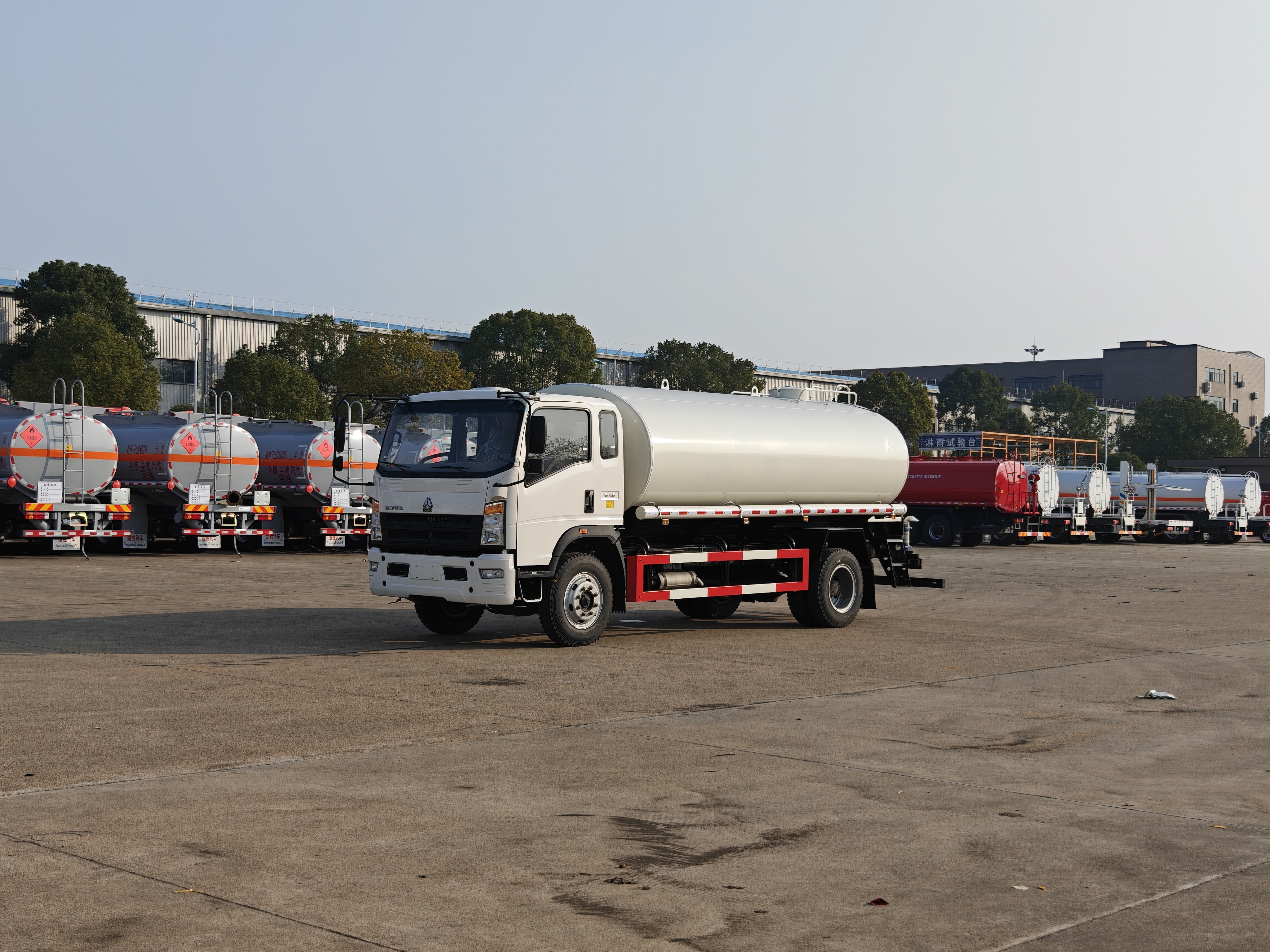 남아프리카공화국 가우텡 주 의회 대표단이 중롄 스마트 산업 도시를 방문했습니다.