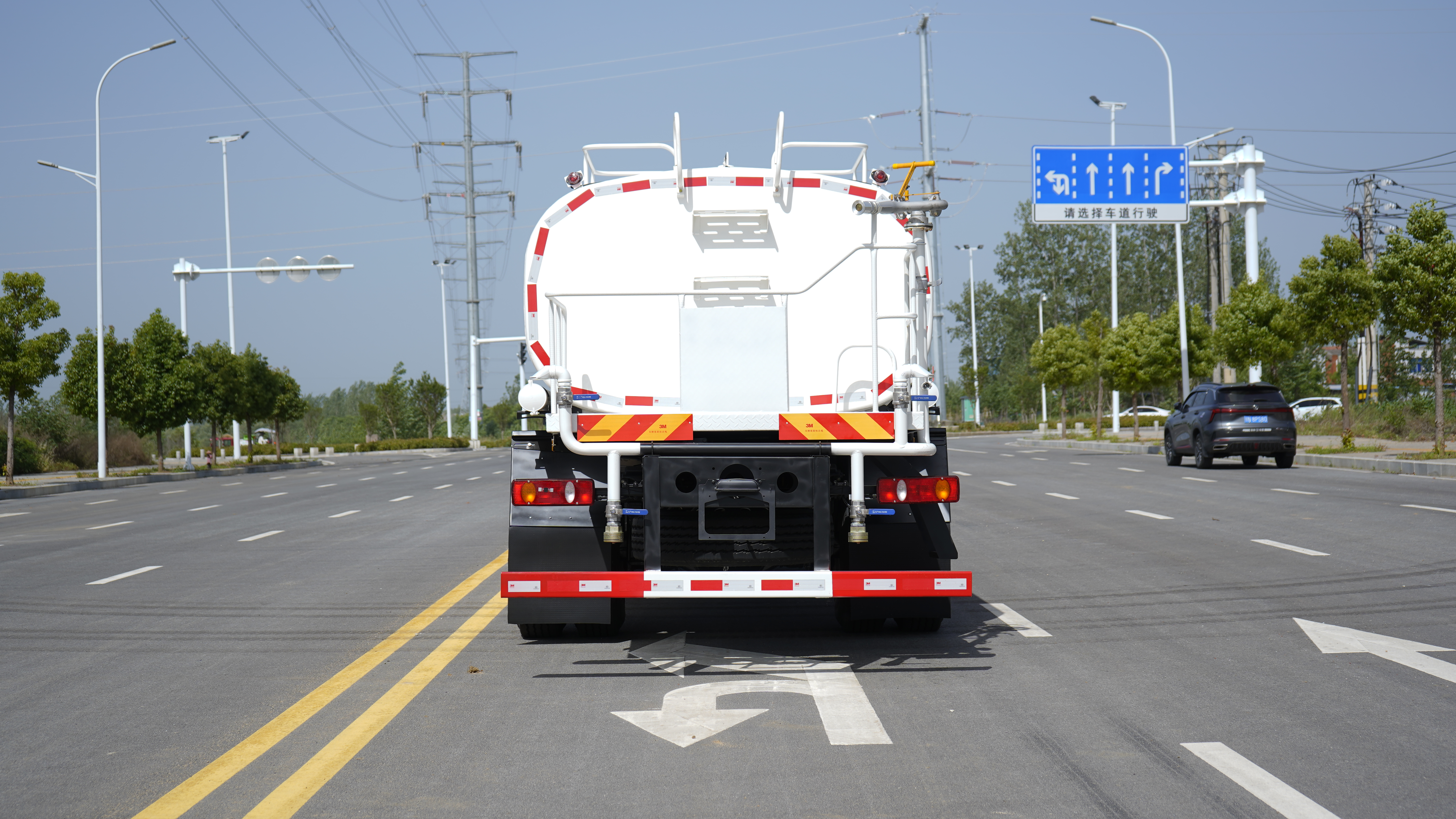 4×2 sprinkler truck