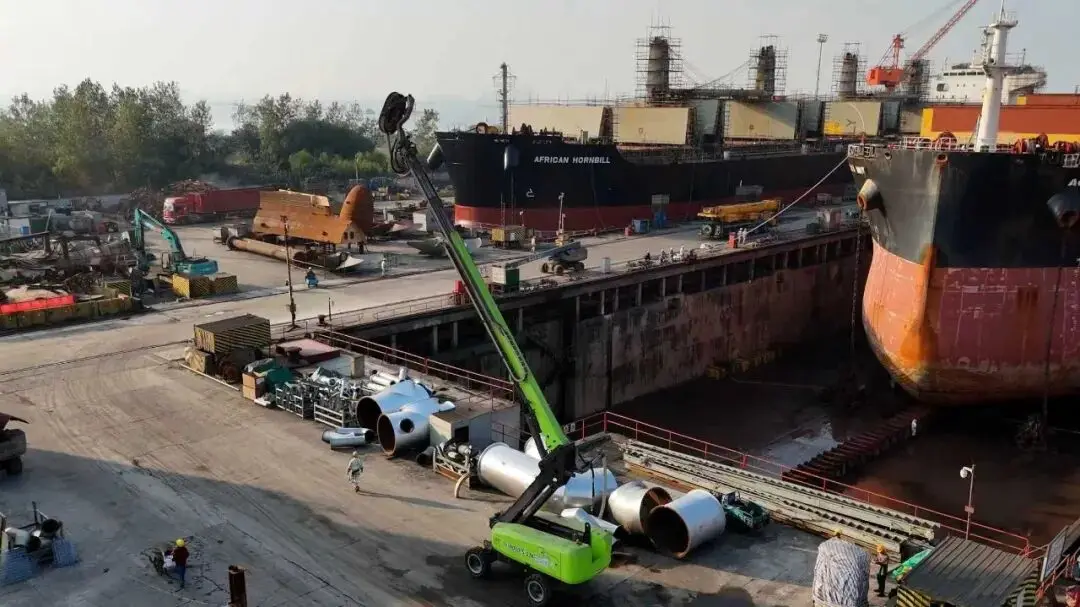 줌리온의 지능형 고고도 장비는 고고도 플랫폼부터 지능형 운영 시스템에 이르기까지 선박 수리를 위한 전용 시스템을 구축합니다.