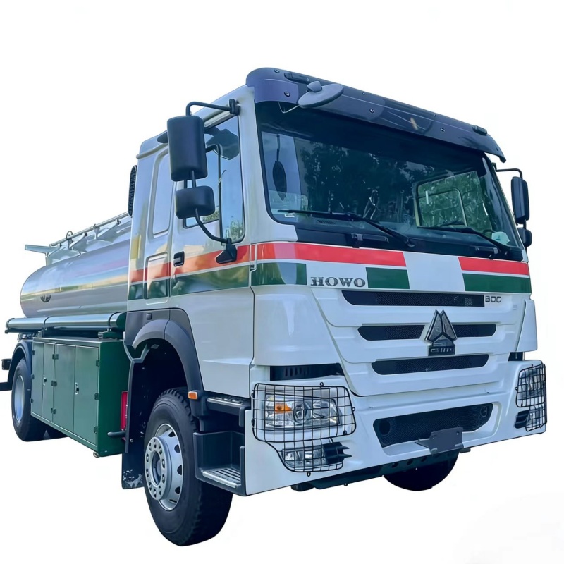 Camion-citerne Sinotruk 8000L, mini-camion de ravitaillement pour le transport de pétrole brut et de diesel, neuf, 4x2, boîte de vitesses manuelle