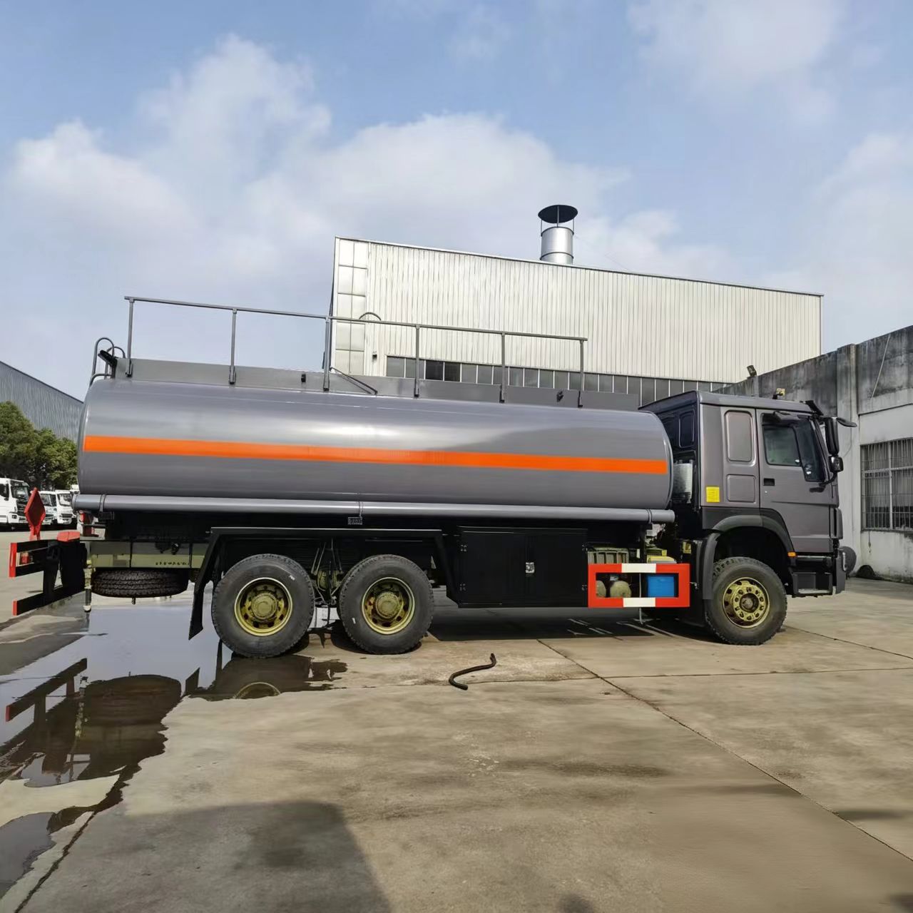 oil tank truck