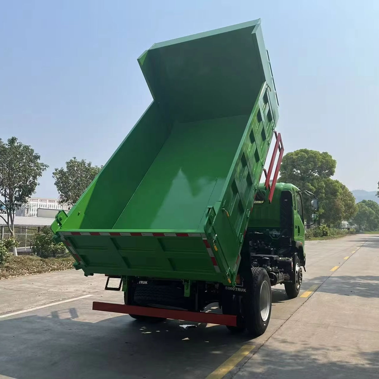 Sinotruck 5 ton 4x2 dump truck