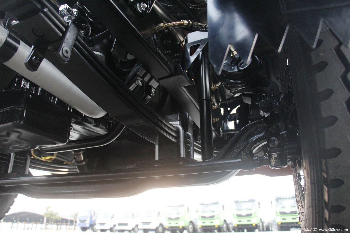 Car mounted crane manufacturer