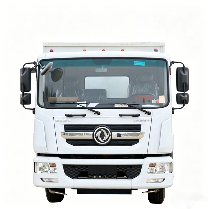 Un camion arroseur Dongfeng D9 4X2 avec réservoir d'eau de 12 mètres cubes est disponible à la vente.