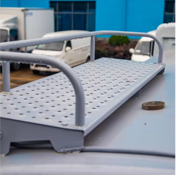 Dongfeng 4x2 water tanker truck