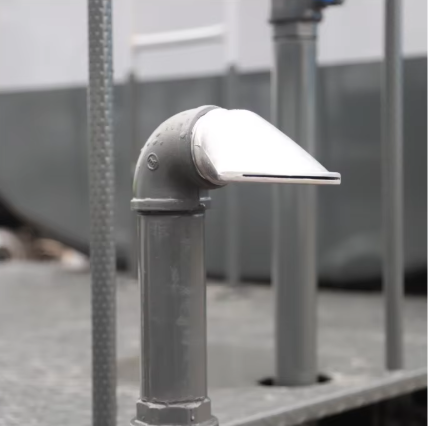 Dongfeng 4x2 water tanker truck