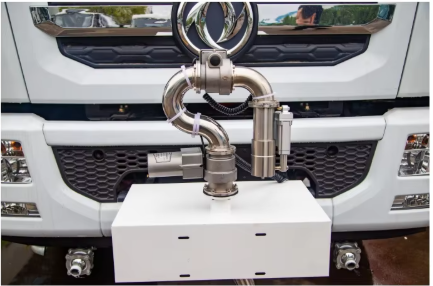 Dongfeng 4x2 water tanker truck