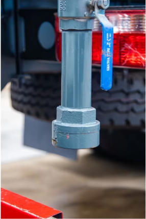 Dongfeng 4x2 water spray truck