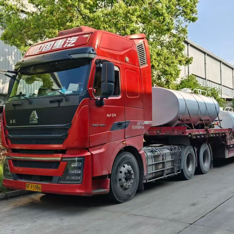 Haigong (Hubei) Import and Export Co., Ltd. effectue une livraison en vrac de camions-citernes à carburant personnalisés pour des clients internationaux.