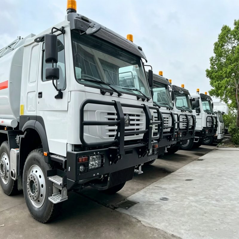 Limited-Time Offer! Haigong Import & Export Launches Hot-Selling SINOTRUK All-Wheel-Drive Oil Tank Truck
