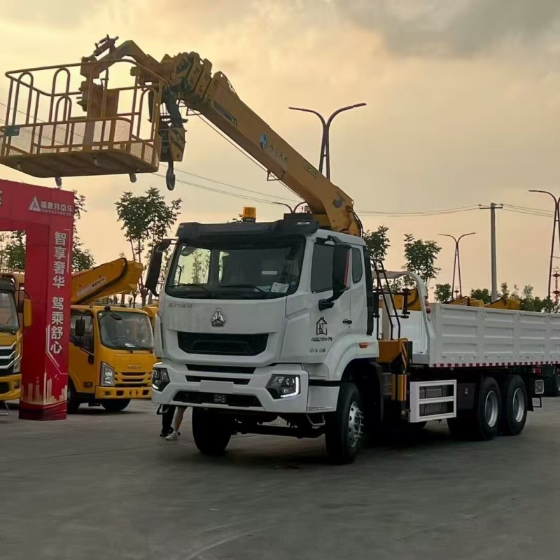 Multi-functional Truck-Mounted Crane