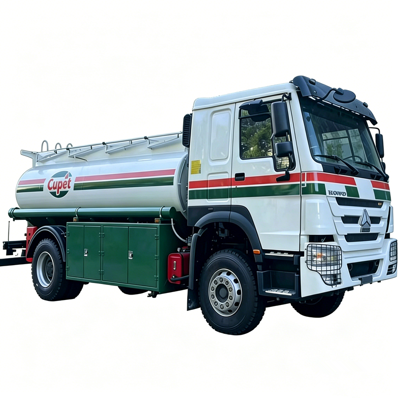 Sinotruk 8000L tanker truck